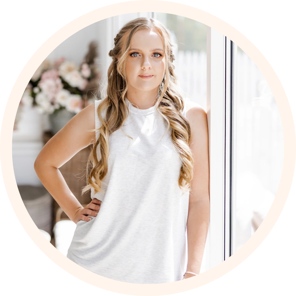 Julianne Shepley, founder of Behaviour Bridge, meeting with an NDIS participant and their family